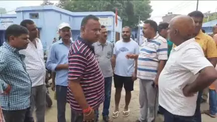 औरंगाबाद: नगर थाना के मदरसा रोड स्थित ठाकुर राजनाथ सिंह कॉम्प्लेक्स में असामाजिक तत्वों ने दुकानदारों पर किया हमला, 4 घायल
