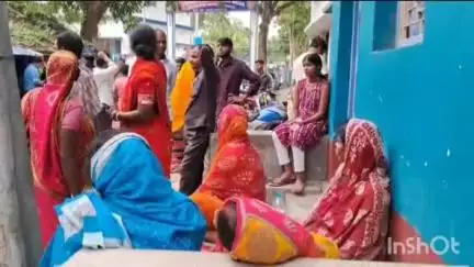 মানিকচক: বিদ্যালয়ে ছাত্রর রহস্যজনকভাবে দেহ উদ্ধারে চাঞ্চল্য মানিকচকে, শিক্ষকদের অত্যাচারে মৃত্যু দাবি পরিবারের