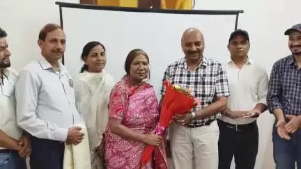 नाहन: होटल संयम नाहन में स्वास्थ्य खंड धगेड़ा की मासिक समीक्षा बैठक संपन्न, सीएमओ सिरमौर डॉ अमिताभ जैन ने की अध्यक्षता