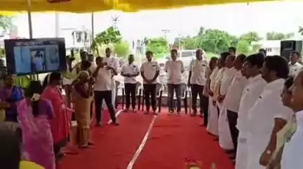 நாமக்கல்: பெரியப்பட்டியில் புதிய நகர்புற ஆரம்ப சுகாதார நிலையத்தை ஆட்சியர்  துர்காமூர்த்தி திறந்து வைத்தார்