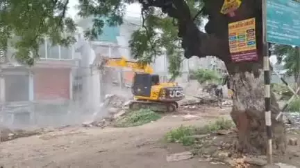 मनपाने कोणतीही नोटीस न देता अतिक्रमण काढले अतिक्रमण धारकांचा आरोप