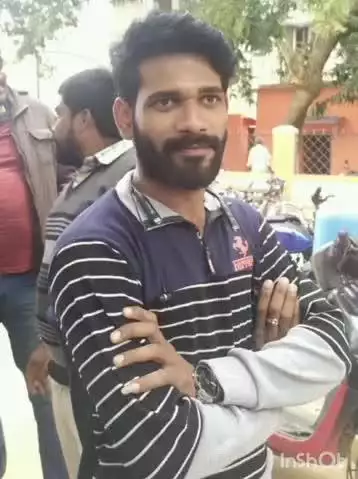 ಕೋಲಾರ: ಕೋಲಾರ ಜಿಲ್ಲಾಸ್ಪತ್ರೆಯಲ್ಲಿ ನೇಣು ಬಿಗಿದುಕೊಂಡು ನೌಕರ ಆತ್ಮಹತ್ಯೆ
