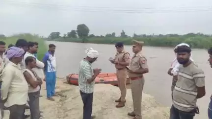 मैनपुरी: दन्नाहार क्षेत्र में अज्ञात कारणों से युवक नहर में कूदा, पुलिस द्वारा तलाश जारी