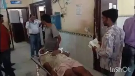 गोपालगंज: राजापुर गांव में भूमि विवाद को लेकर मारपीट, एक दर्जन लोग जख्मी, अस्पताल में भर्ती