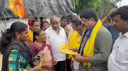 గుడివాడ 1,36 వార్డుల్లో సుపరిపాలనకు తొలి అడుగు ఇంటింటి ప్రచారాన్ని నిర్వహించిన ఎమ్మెల్యే వెనిగండ్ల రాము