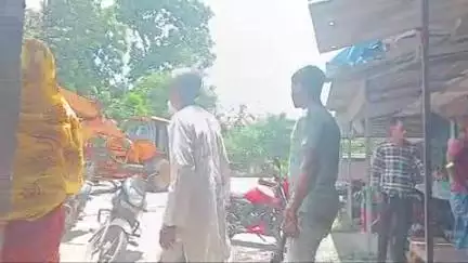 দেগঙ্গা: দেগঙ্গায় পারিবারিক অশান্তির জেরে গৃহবধূকে মারধরের অভিযোগ স্বামীর বিরুদ্ধে