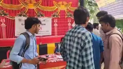 खंडवा नगर: खंडवा के आईटीआई कॉलेज में रोजगार मेले का आयोजन किया गया