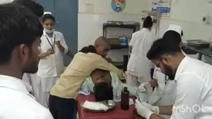 भभुआ: भेकास गांव के नदी पर आपसी विवाद के चलते दो पक्षों के बीच मारपीट, एक पक्ष से एक व्यक्ति घायल