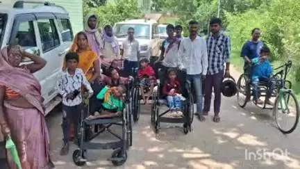भभुआ: भभुआ प्रखंड संसाधन केंद्र में समावेशी शिक्षा के तहत दिव्यांग बच्चों को वितरित किए गए उपकरण