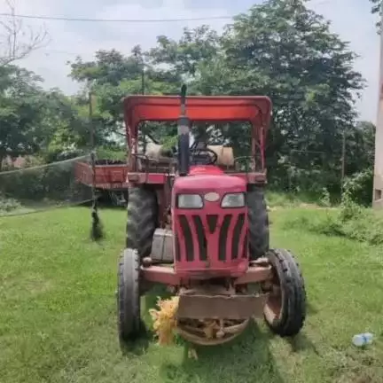 चांडिल: चौका में जिला खनन विभाग की टीम ने दो अवैध बालू परिवहन ट्रैक्टरों को किया ज़ब्त