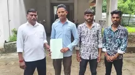 ગોધરા: ઘોઘંબા તાલુકાના રહીશોએ નલ સે જલ યોજના હેઠળ આજદિન સુધી પાણી ન મળ્યાના આક્ષેપ સાથે આવેદનપત્ર આપ્યું 
#jansamasya