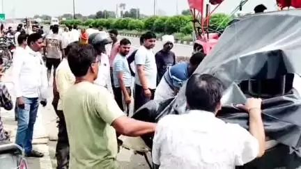 शिकोहाबाद: फ़िरोज़ाबाद में ट्रैक्टर-ऑटो की टक्कर में एक की मौत, 4 गंभीर घायल, जिला अस्पताल रेफर, पुलिस मामले की जांच में जुटी