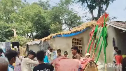 रामनगर: रामनगर क्षेत्र के कांप, सुल्तानापुर, भवानीगंज सहित कई जगहों पर निकाला गया मोहर्रम का अलम का जुलूस