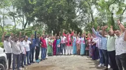 মাৰ্ঘেৰিটা: ডিগবৈ খণ্ড উন্নয়ন বিষয়াৰ কাৰ্যালয়ত গোলাই পঞ্চায়তৰ দহ গৰাকী নিৰ্বাচিত সদস্যৰ বিধায়ক সুৰেন ফুকনৰ উপস্থিতিত শপত বাক্য পাঠ