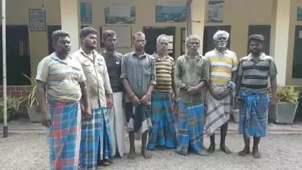 இராமேஸ்வரம்: எல்லை தாண்டி மீன் பிடித்ததாக கைது செய்யப்பட்ட 8 தமிழக மீனவர்களுக்கு நீதிமன்ற காவலை நீட்டித்து இலங்கை நீதிமன்றம் உத்தரவு