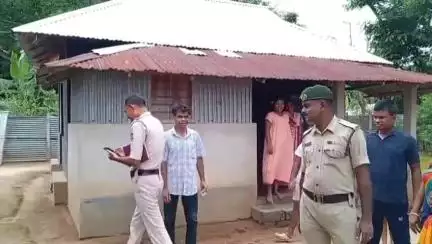 বিশালগড়: বেসরকারি নিরাপত্তা রক্ষীর বাড়িতে রাতের আঁধারে হানা দিলো নিশি কুটুম্বের দল, ঘটনা বিক্রমনগর এলাকায়