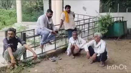बांदा: जौहरपुर गांव के पास ट्रक की टक्कर से बाइक सवार युवक की मौत, पुलिस ने पोस्टमार्टम की कार्रवाई की
