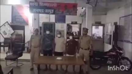 गढ़मुक्तेश्वर: गांव फरीदपुर और सिखेड़ा से पुलिस ने हार-जीत की बाजी लगाकर जुआ खेल रहे 5 जुआरियों को किया गिरफ्तार, नगदी व पत्ते बरामद