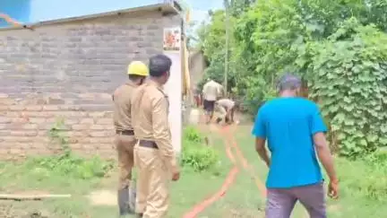 মেদিনীপুর: ডাক্তার বাড়িতে এসেছে! দেখেই কুয়োতে ঝাঁপ ! চাঞ্চল্য বড়ুয়া এলাকায়