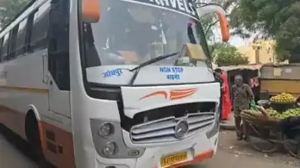 बाड़मेर: जोधपुर से बाड़मेर आ रही निजी बस में युवती से छेड़छाड़ और अश्लील वीडियो दिखाने का प्रयास, गुरुवार को दो आरोपी गिरफ्तार