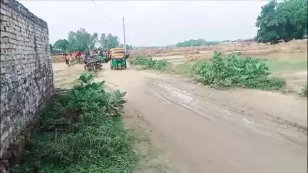 औराई: महथूआ में युवक का शव पेड़ से लटकता हुआ मिला