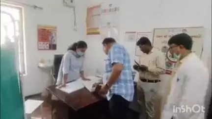 बिंदकी: जहानाबाद कस्बे में मुख्य चिकित्सा अधिकारी ने 50 बेड के नवनिर्मित कोविड अस्पताल का किया निरीक्षण, दिए दिशा-निर्देश
