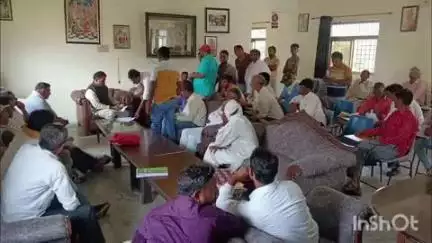 अनूपशहर: अनूपशहर विधायक संजय शर्मा ने अपने कैंप कार्यालय पर जनता की जनसमस्याएं सुनीं, अधिकारियों को दिए दिशा निर्देश