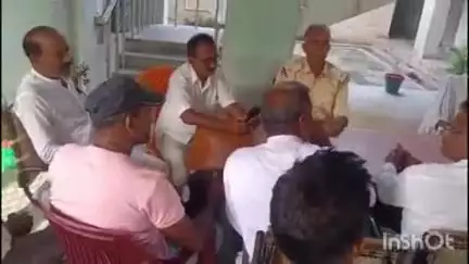 कुर्था: मानिकपुर थाना परिसर में मुहर्रम पर्व को देखते हुए शांति समिति की बैठक का आयोजन