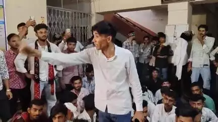 बीकानेर: डूंगर महाविद्यालय में हो रहे भ्रष्टाचार के विरोध में छात्रों ने किया प्रदर्शन