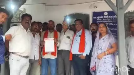 कटघोरा: भाजपा ने नगर पालिका कटघोरा प्रशासन के खिलाफ खोला मोर्चा, अव्यवस्थाओं को लेकर नगर पालिका अधिकारी को सौंपा ज्ञापन