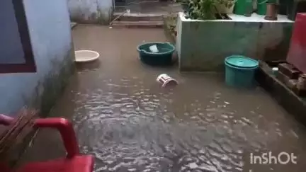 कटघोरा: बारिश में बाकी मोगरा की सड़क बनी नाला, मनोरंजन मंदिर बना तालाब
