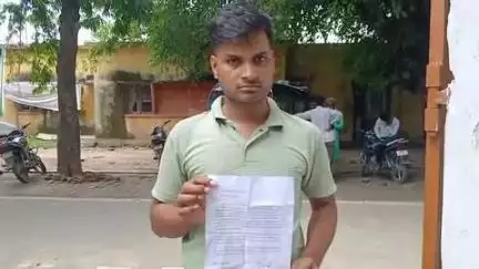 आंवला: नगर पालिका आंवला के ट्यूबवेल ऑपरेटर ने ठेकेदार पर नौकरी के नाम पर ₹50 हजार मांगने का लगाया आरोप, एसडीएम से की शिकायत