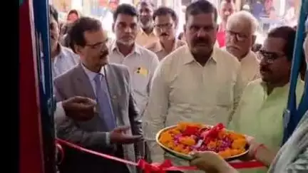मधुबन: उफ़रौली यूनियन बैंक ऑफ इंडिया का नवीनीकरण हुआ, क्षेत्र प्रमुख ने फीता काटकर किया उद्घाटन, बोले- ग्रामीणों के लिए है बेहतर