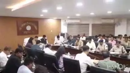 चाईबासा: मुहर्रम को लेकर उपायुक्त व एसपी की अध्यक्षता में समाहरणालय में बैठक आयोजित, सोशल मीडिया पर प्रशासन की पैनी नजर