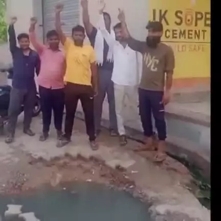 राजगढ़: राजगढ के वार्ड 24 में गन्दे पानी की निकासी की मांग, पानी निकासी नहीं होने पर मोहल्लेवासियों ने किया प्रदर्शन#jansamsaya