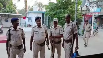 पचरुखी: सोनापीपर गांव से वारंटी गिरफ्तार, जेल भेजा गया
