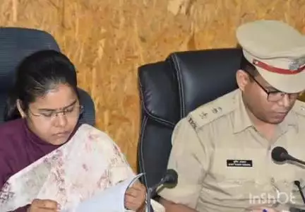 चतरा: चतरा समाहरणालय में उपायुक्त की अध्यक्षता में जिला स्तरीय शांति समिति की बैठक संपन्न