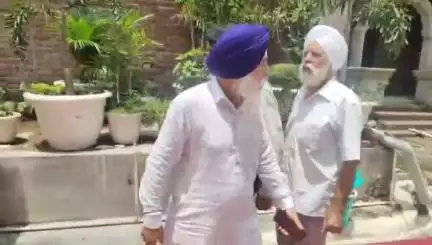 ਅੰਮ੍ਰਿਤਸਰ 2: ਦਿੱਲੀ ਸੁਭਾਸ਼ ਨਗਰ ਗੁਰਦੁਆਰਾ ਕਮੇਟੀ ਵਿਵਾਦ ਮਾਮਲੇ 'ਚ ਇੱਕ ਧਿਰ ਦੇ ਆਗੂ ਸ੍ਰੀ ਅਕਾਲ ਤਖਤ ਸਾਹਿਬ ਪਹੁੰਚਿਆ, ਧਿਰ ਵੱਲੋਂ ਇਨਸਾਫ ਦੀ ਮੰਗ