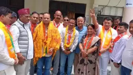 चम्पावत: आनंद अधिकारी सहित भाजपा के तीन जिला पंचायत सदस्य पद प्रत्याशियों ने किया नामांकन, पंचायत चुनाव की सरगर्मियां हुई तेज