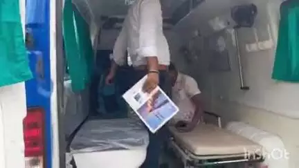 हाथरस: मथुरा बरेली हाईवे पर वाहन को बचाने के चलते अनियंत्रित होकर बाइक गिरी, मैनपुरी में तैनात सब इंस्पेक्टर हुए घायल