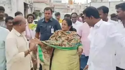 సోమందేపల్లిలో ‘సుపరిపాలనలో తొలి అడుగు'లో పాల్గొన్న మంత్రి సవిత