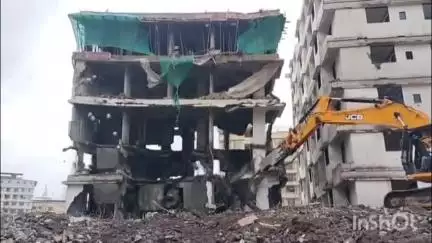 ठाणे: ठाणे मनपा अतिक्रमण विरोधी पथकाची मोठी कारवाई, शिळ परिसरातील अठरा अनधिकृत इमारती केल्या जमीनदोस्त