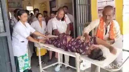 औरैया: फफूंद क्षेत्र के करई गांव निवासी किशोरी ने फांसी लगाकर जान देने का प्रयास किया, स्वास्थ्य केंद्र में कराया गया भर्ती