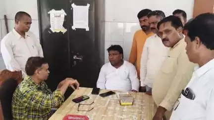 घोसी: घोसी सीएचसी का निरीक्षण भाजपा क्षेत्रीय महामंत्री सुनील गुप्ता ने किया, दवाओं, जनरेटर व एक्स-रे मशीन की स्थिति जानी