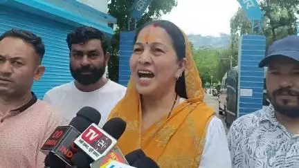 चमोली: पूर्व जिला पंचायत अध्यक्ष रजनी भंडारी ने किया नामांकन, कहा- विकास कार्य रहेगी प्राथमिकता
