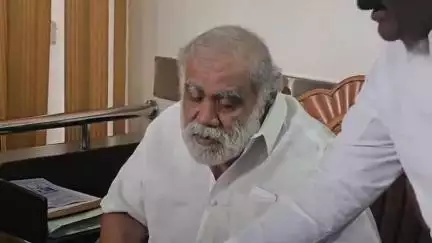திண்டுக்கல் கிழக்கு: துரைராஜ் நகரில் ஊரக மற்றும் உள்ளாட்சித் துறை ஐ.பெரியசாமி ஓரணியில் தமிழ்நாடு இயக்கத்தில் முதல் கையெழுத்திட்டு செயலி முறையை துவங்கி வைத்தார்