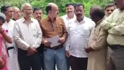 मंडला: अशोकनगर में कांग्रेस ने प्रदेश अध्यक्ष पर FIR वापस लेने की मांग की, SP को सौंपा ज्ञापन