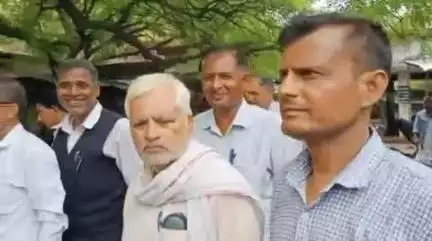 हमीरपुर: सिमनौडी निवासी वकील के घर हुई चोरी का खुलासा करने की मांग को लेकर वकीलों ने CM को भेजा ज्ञापन