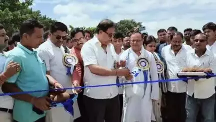 গোয়ালপোখর ২: বরাদ্দ 2 কোটি 98 লক্ষ টাকা, দমদমা পিতানো নদীতে ব্রিজের উদ্বোধন করলেন রাজ্যের মন্ত্রী উদায়ন গুহ
