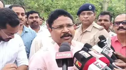 ବଲାଙ୍ଗୀର: ରମାଇ ପାହାଡ, ଭାଲୁପାଲି ଠାରେ ଆୟୋଜିତ କାର୍ଯ୍ୟକ୍ରମ ଏବଂ ମା' ପାଇଁ ଗଛ ଟିଏ ଅଭିଯାନରେ ଯୋଗ ଦେଇ ପ୍ରତିକ୍ରିୟା ରଖିଲେ ସ୍ବାସ୍ଥ୍ୟମନ୍ତ୍ରୀ
